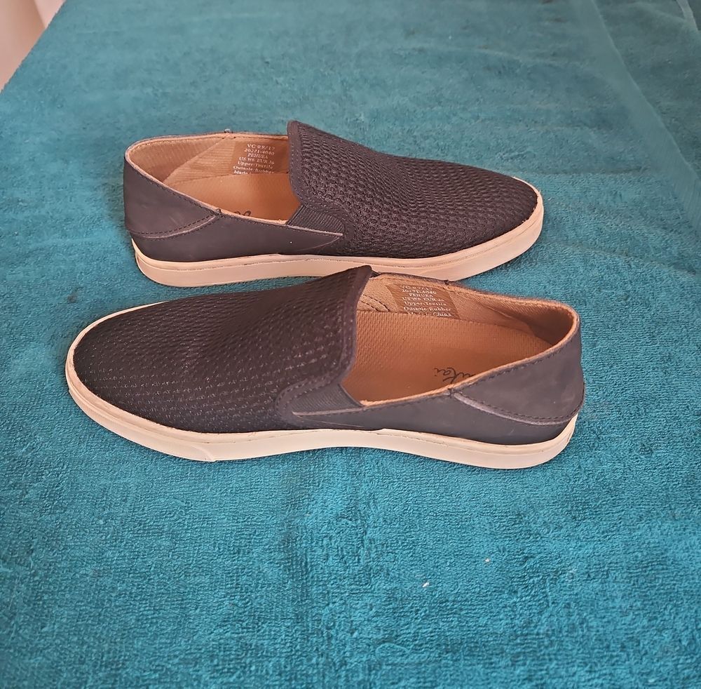 OluKai Pehuea Size 6 Women